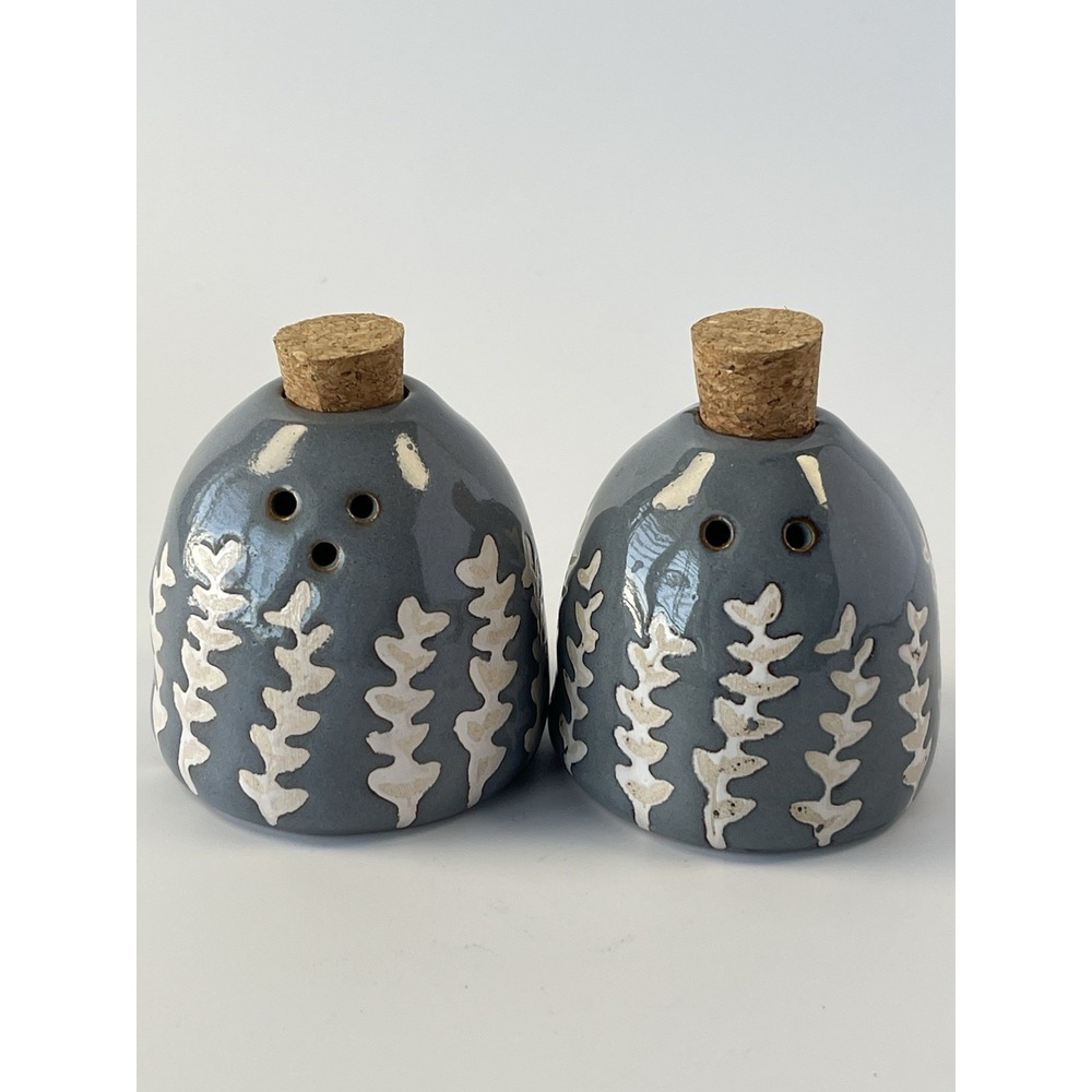 Mud Pie Ceramic Salt and Pepper Shakers Blue & White‎ 3" Tall